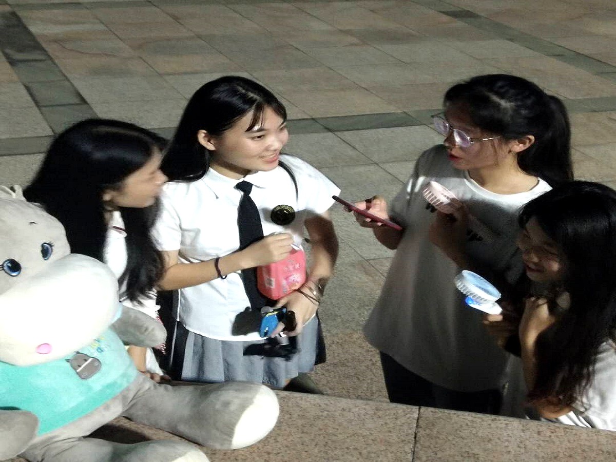 校园摆摊活动1.JPG