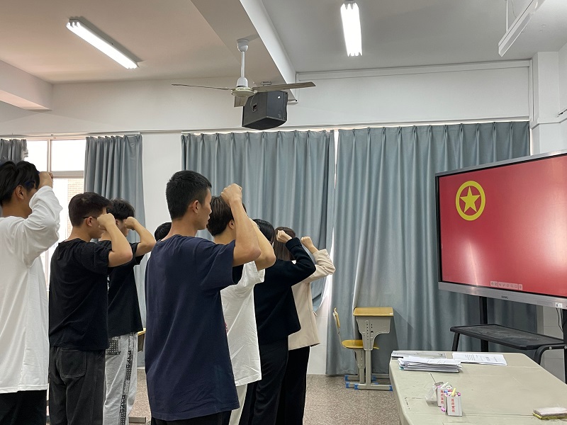 入团仪式1.jpg 入团仪式1.jpg