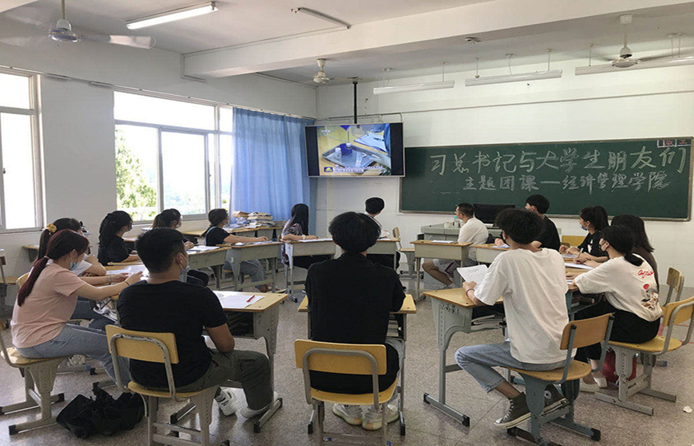 座谈会照片1.jpg 座谈会照片1.jpg